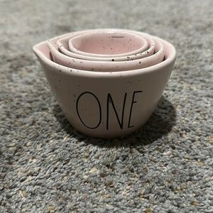 Rae Dunn Pink Speckled Measuring Cups